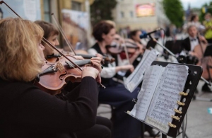 На Михайлівську повернуть музичні вечори: жива музика щоп'ятниці та щосуботи