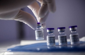 В Україну прибула партія вакцини Pfizer-BioNTech, закуплена за держкошти