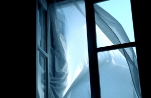 У Житомирі підліток випав з вікна 7-го поверху після виховної розмови з батьками
