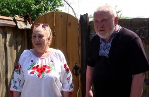 Сім'я з Маріуполя, тікаючи від війни, переїхала на Житомирщину: тут вони популяризують українську культуру та побут