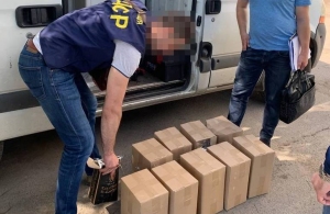 У Житомирській області «накрили» підпільні склади, де зберігали сотні літрів фальсифікованого алкоголю