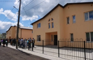 Новий дім: у Житомирі побудували житло для діток-сиріт. ФОТО