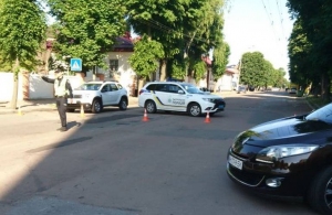 Поліція тимчасово перекрила рух транспорту біля центрального стадіону Житомира