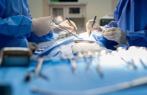 У Житомирі вперше провели операцію з пересадки нирки: пацієнти почуваються добре