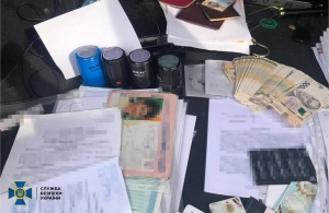 СБУ «накрила» в Житомирі схему нелегальної міграції: через фіктивні фірми робили іноземцям документи