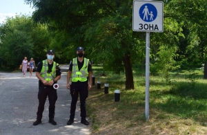 У Житомирі поліцейські посилили патрулювання Гідропарку. ФОТО