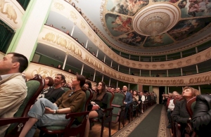 Житомирян запрошують на відкриття нового сезону в театрах та філармонії