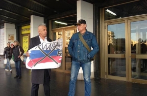 «Поліції не менш, ніж глядачів»: в Житомирі протестували проти російського співака Малініна