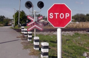 У Житомирській області пенсіонер на мопеді потрапив під поїзд