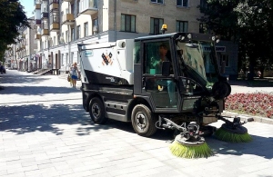 Комунальники придбають нову техніку для прибирання вулиць Житомира