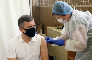 Сергій Сухомлин відповів антивакцинаторам: Не хочеш вакцинуватися, тоді живи не в соціумі