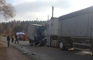 На Житомирщині сталося лобове зіткнення вантажівок: є загиблі. ФОТО
