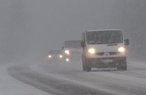 Житомирських водіїв попереджають про снігопад і закликають бути обережними на дорогах