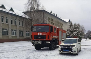 Зі школи на Житомирщині правоохоронці евакуювали 800 осіб: шукали вибухівку