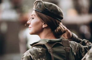 Військовий облік жінок планують перевести в онлайн: Міноборони розробляє процедуру