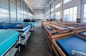 Благодійники передали лікарням Житомира партію функціональних ліжок. ФОТО