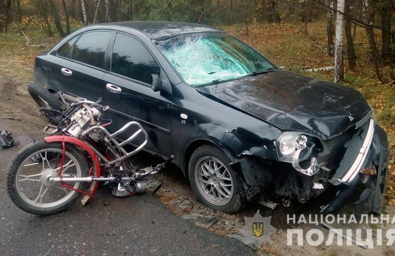 ДТП в Житомирській області: легковик збив мопед, водій двоколісного не вижив