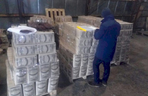 З підпільного цеху на Житомирщині вилучили 3,5 тонни контрафактного алкоголю