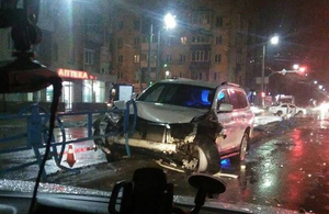 ДТП у Житомирі: автомобіль Toyota на швидкості протаранив відбійник