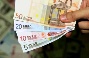 Євро пробиває «дно»: аналітики прогнозують подальше зниження курсу