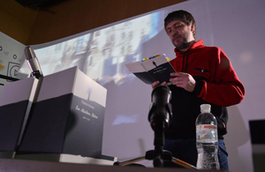 Павло Кучер презентує збірку поезій «Бог. Майдан. Війна» у Житомирі