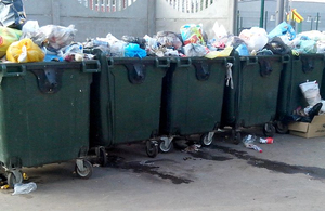 Сухомлин незадоволений якістю вивезення сміття в Житомирі і дав чиновникам 2 тижні на вирішення проблеми