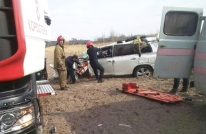 ДТП на Житомирщині: рятувальникам довелося вирізати з авто постраждалого водія. ФОТО