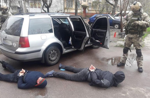 У Житомирі затримали банду квартирних злодіїв одразу після крадіжки. ФОТО