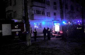 У Житомирі загорівся підвал 5-поверхівки: мешканців будинку евакуювали. ФОТО