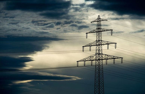 Після потужного урагану у 4 районах Житомирщини відновлюють електропостачання