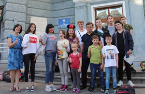 Діти учасників АТО повернулися до Житомира із подорожі Європою. ФОТО