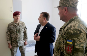 Міністр оборони оглянув у Житомирі нові військові казарми. ВІДЕО