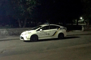 У скверах Житомира тривають нічні рейди поліції: штрафують порушників правопорядку. ФОТО
