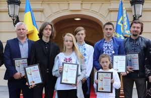 Зеленський нагородив за героїчні вчинки двох школярів з Житомирської області. ФОТО