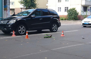 У Житомирі водій Mercedes збив сім'ю з дитиною на пішохідному переході