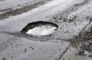 У Житомирській області тендер на ремонт дороги виграла фірма, яка запропонувала найвищу ціну