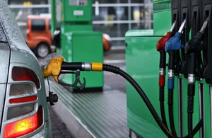 Великі мережі АЗС опустили ціни на бензин після зустрічі із Зеленським
