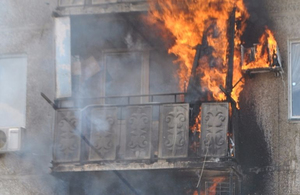 У Житомирі через недопалок палав багатоквартирний будинок. ФОТО