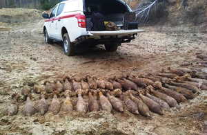 Шукали металобрухт, а знайшли снаряди: на Житомирщині знищили 40 мін калібром 120 мм