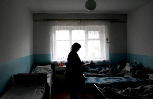 «Не лікують, а знущаються!». В психлікарні на Житомирщині пацієнтів утримують в нелюдських умовах. ФОТО