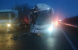 На трасі в Житомирській області міжнародний автобус потрапив у ДТП: є постраждалі. ФОТО