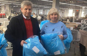 Швейна фабрика на Житомирщині почала шити захисні костюми для лікарів