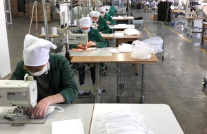 Житомирське підприємство переобладнало один із цехів під виробництво захисних масок. ФОТО