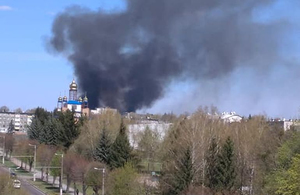 Дим і багато пожежних: в Житомирі загорілося підприємство. ФОТО