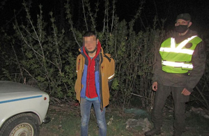 Втік з військової частини: в Бердичеві затримали хлопця, який розгулював з бойовою гранатою. ФОТО