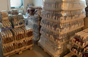 У Житомирі в пляшки відомих брендів розливали підроблений алкоголь: вилучено 20 тонн контрафакту. ФОТО