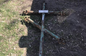 У Житомирській області чоловік вкрав з кладовища хрест і здав на металобрухт