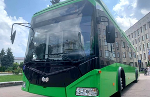 Житомирянам показали нові тролейбуси, які незабаром курсуватимуть містом. ФОТО