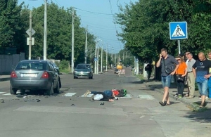 У Житомирі в ДТП загинув молодий мотоцикліст, пасажир у лікарні. ФОТО