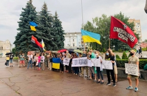 Житомиряни вийшли на протест проти капітуляції та припинення вогню на Донбасі. ФОТО